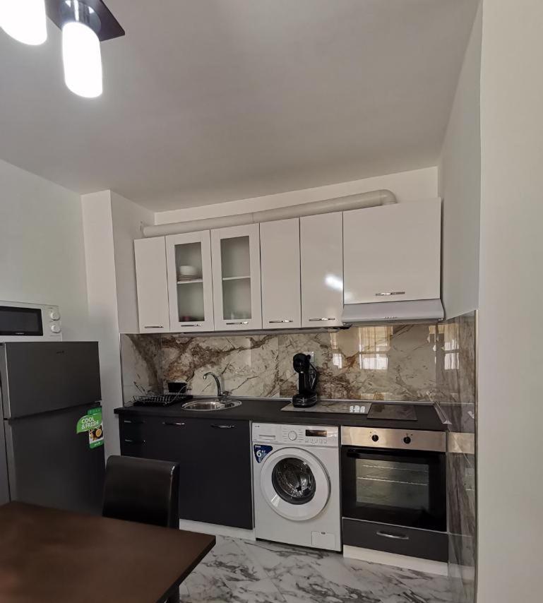 Слънце И Море Сарафово Lejlighed Burgas City Eksteriør billede
